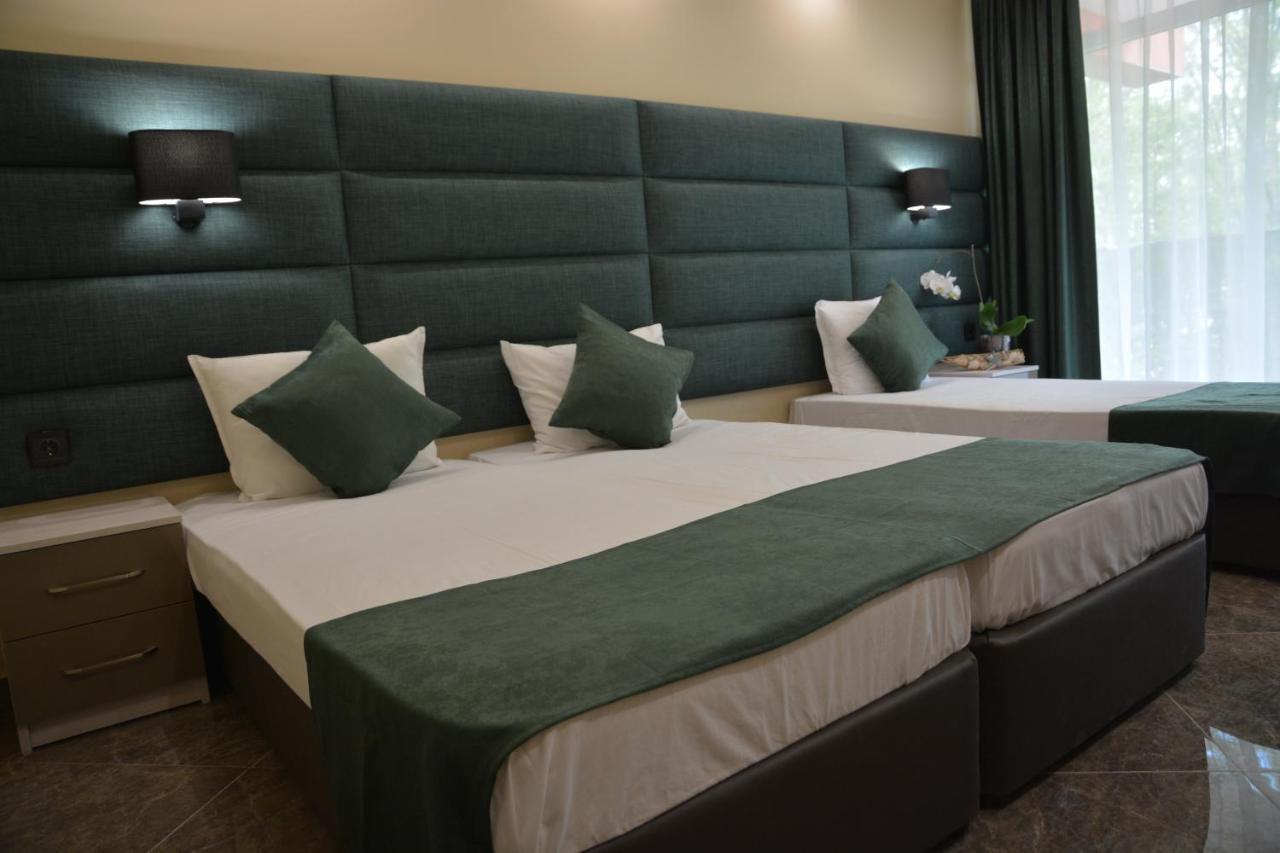 Hotel Neva Kiten  Buitenkant foto