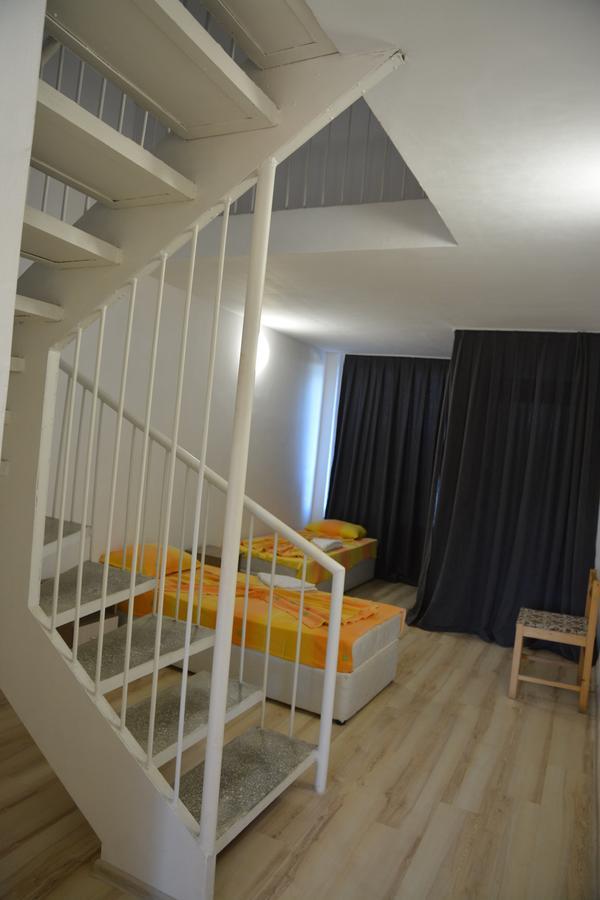 Hotel Neva Kiten  Buitenkant foto